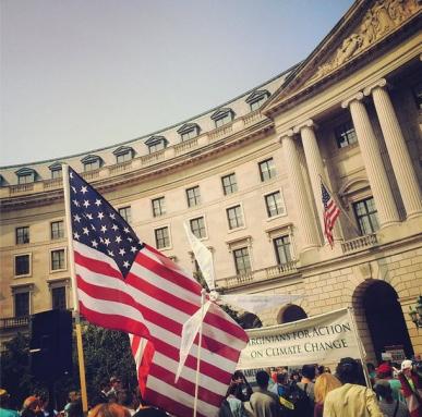 Image of the DC rally outside the EPA hearings. Photo by Heather Shelby.