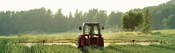 tractor fertilizing