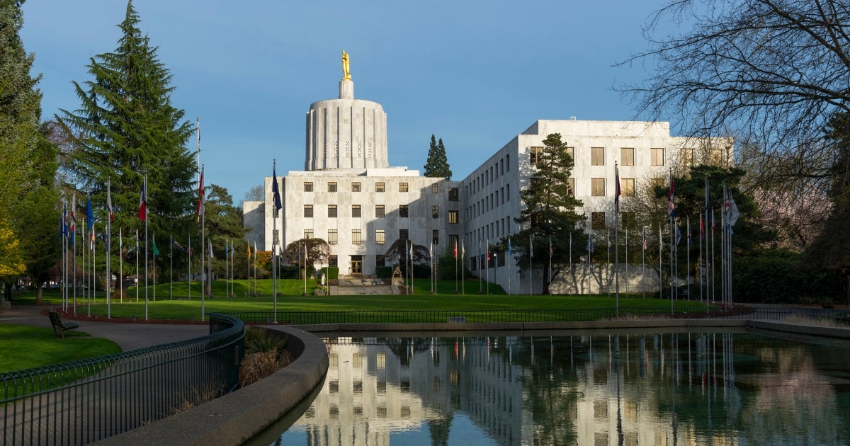 Photo of the Oregon Capitol Building