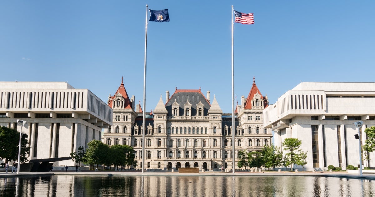 Photo of the New York state capitol building