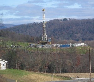 Marcellus_Shale_Gas_Drilling_Tower_1_crop