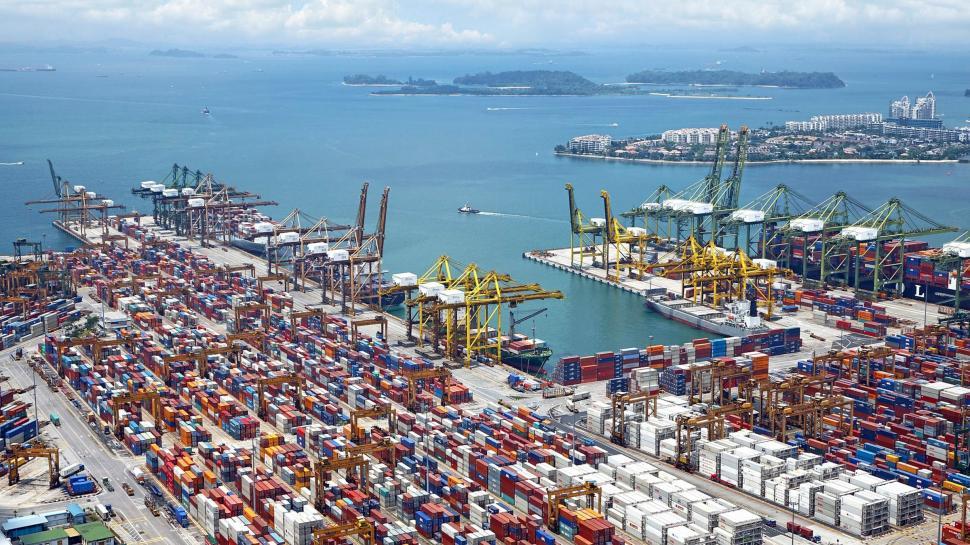 Zeroing in on ports of high potential: Sustainable first mover initiatives  are vital for identifying the most suitable locations for future fuel  investment