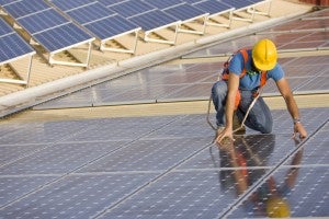 SolarWorker_iStock_000010582663_RF (1)