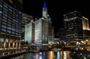 Wrigley_Building_at_Night_Wikipedia-RF