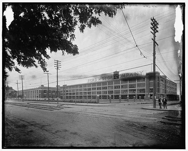 Ford Motor Company in Detroit, Michigan. 1910.