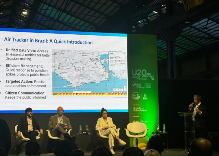 EDF's Sergio Sanchez unveils Air Tracker for Rio de Janeiro at the U20 Mayors Summit in Rio de Janeiro on November 15, 2024. Photo by Alex Franco for Environmental Defense Fund.