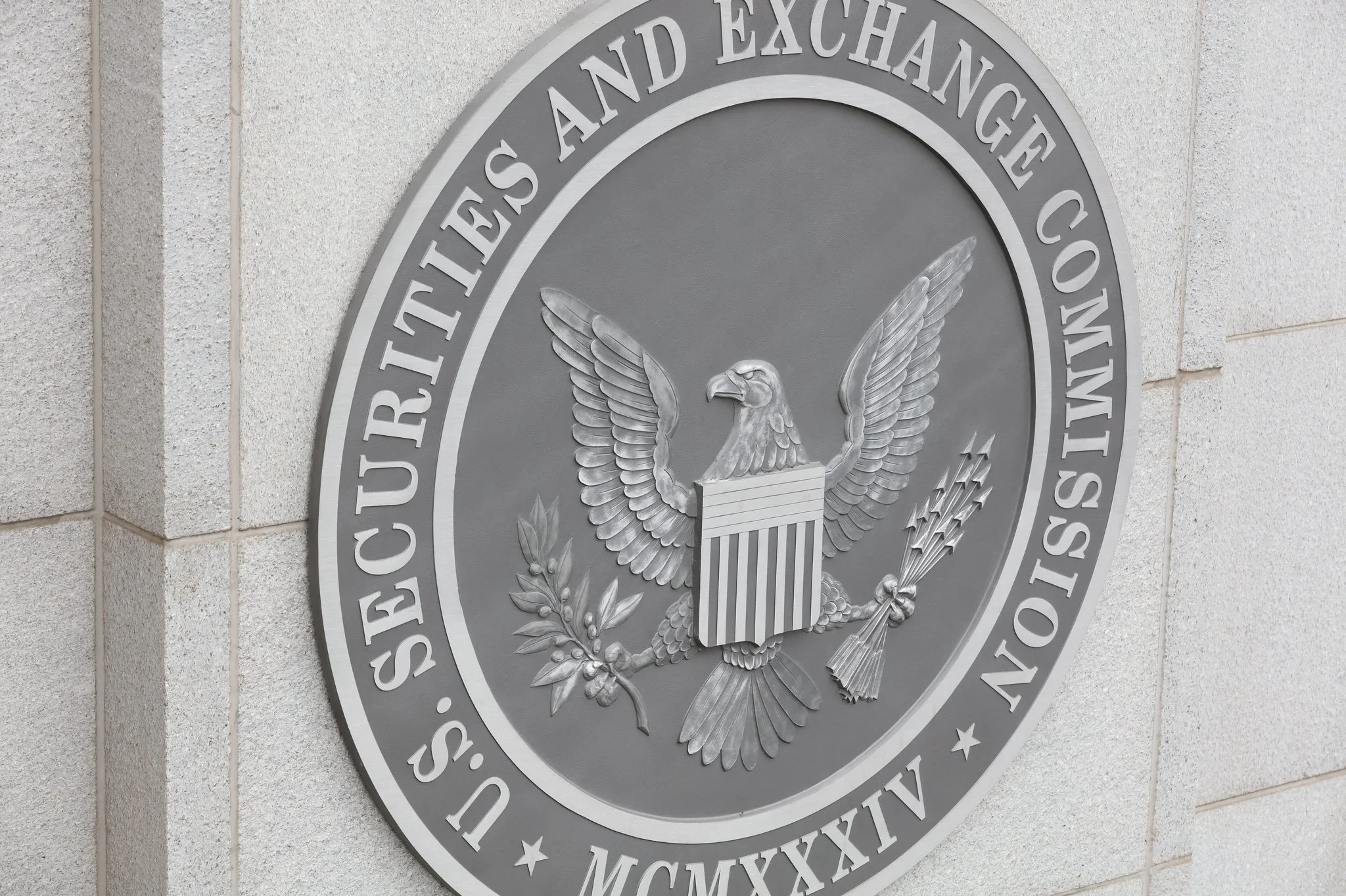 Investors, bipartisan former officials, others defend SEC climate risk disclosure rule